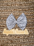 Speckled bow