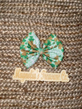 Clover bow
