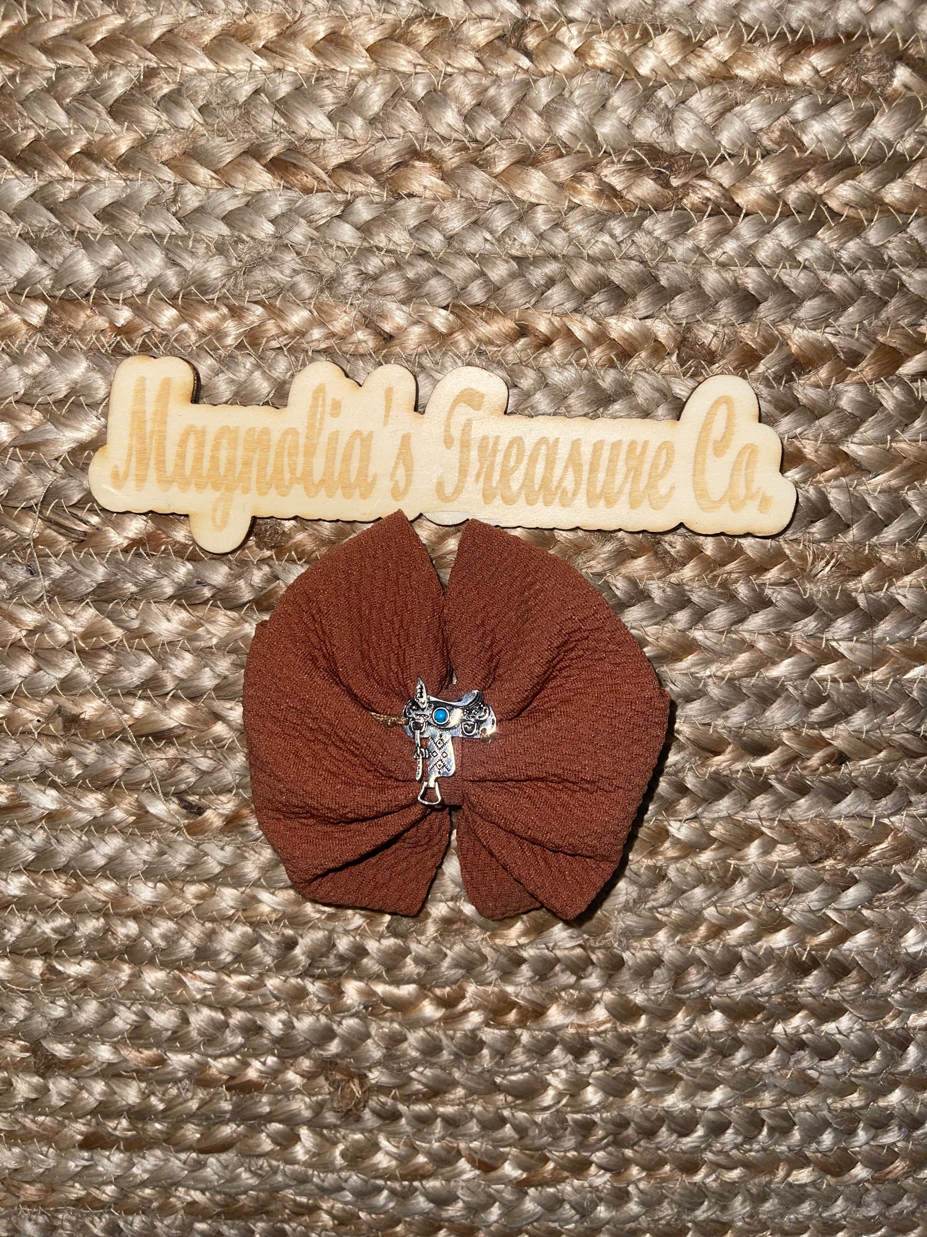 Messy bow with saddle charm